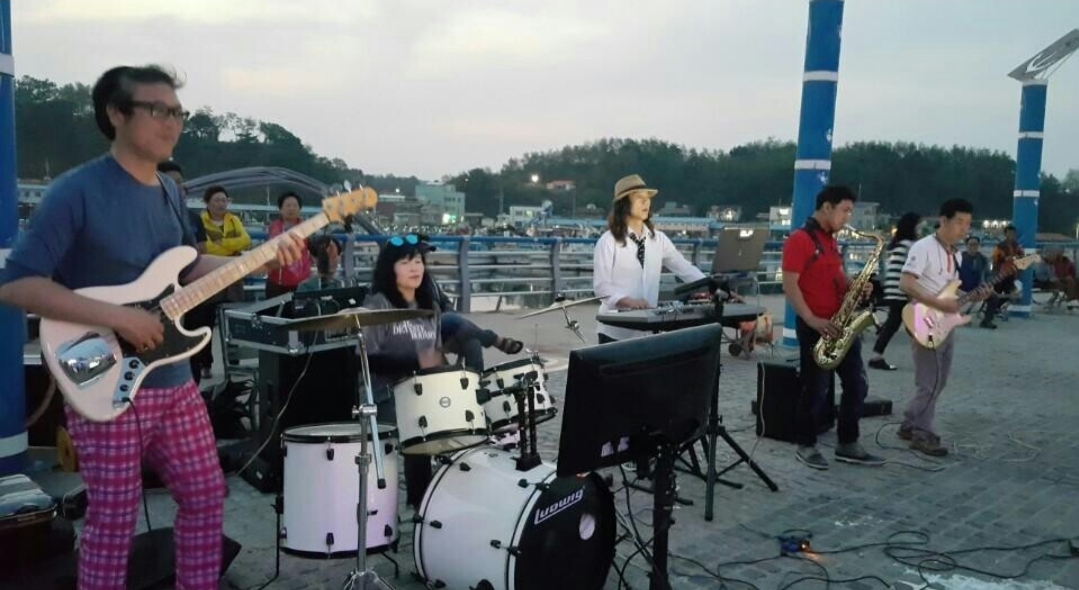 이앤에이 아띠밴드