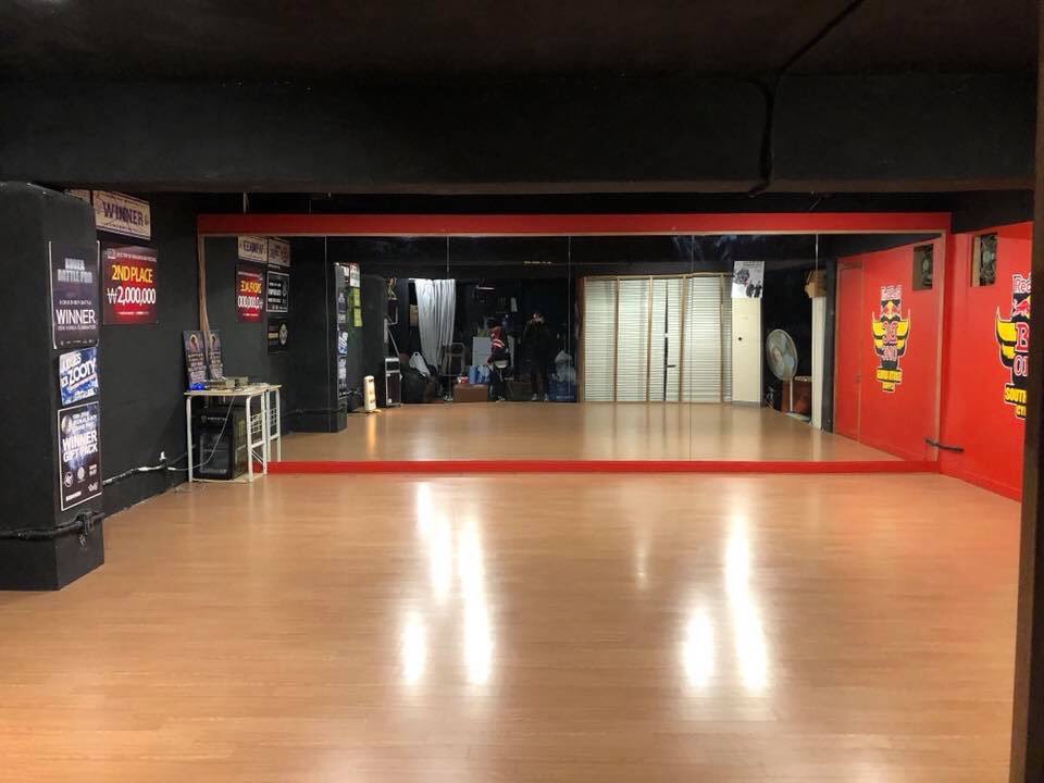 MBCREW STUDIO
