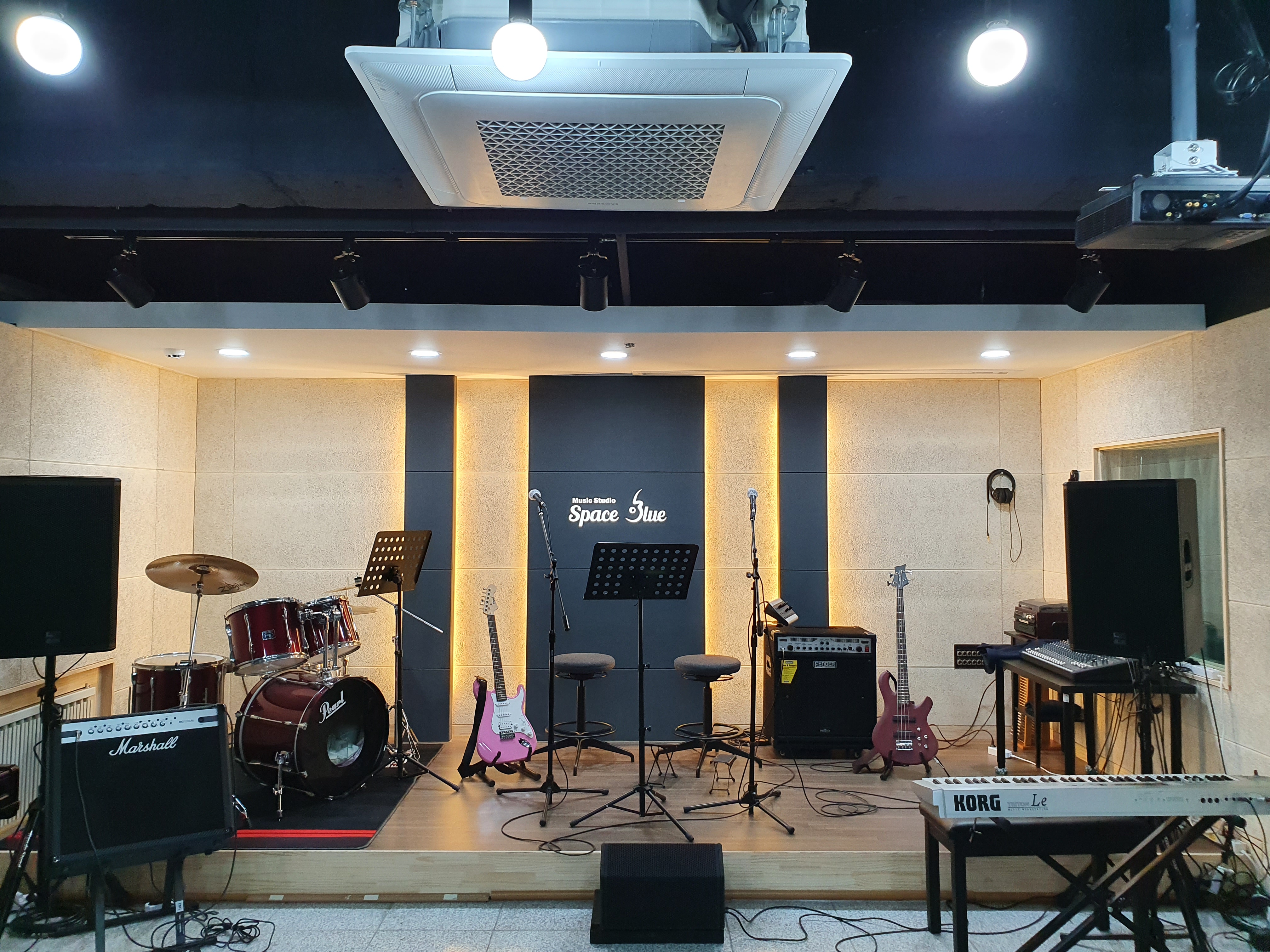 스페이스블루