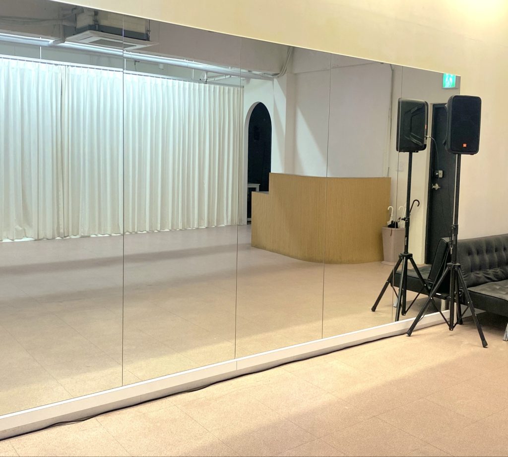 스테이지 온 연습실 by 톤앤묻