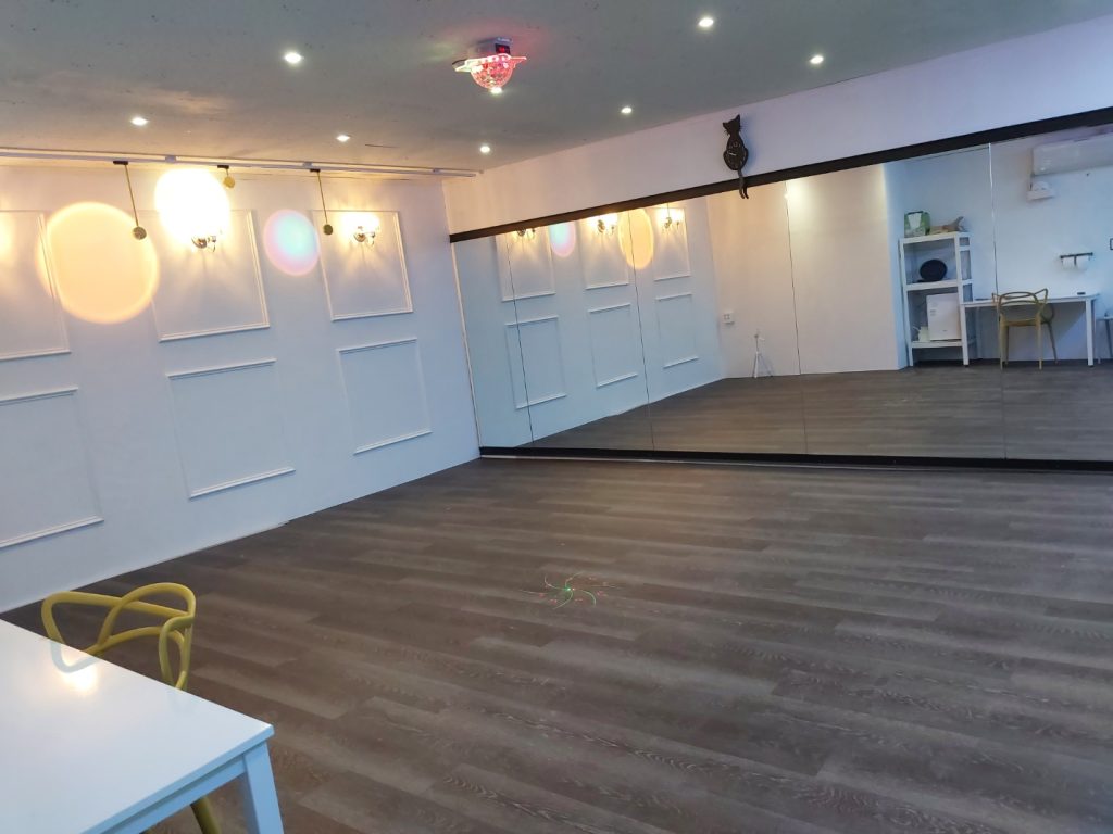 몸치댄스연습실 청명역점