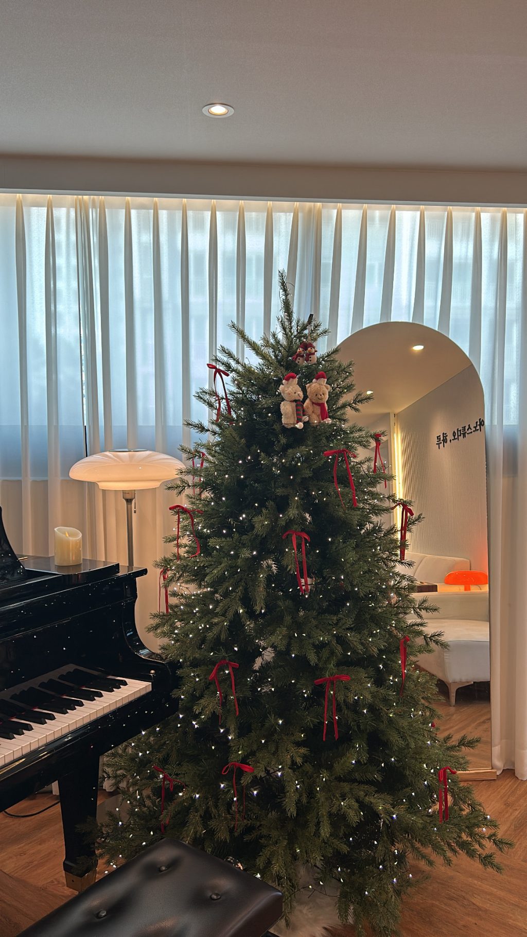 피아노 스튜디오, 하루