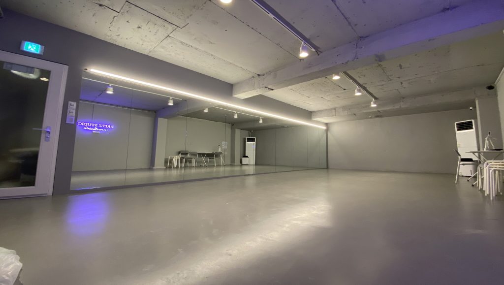 브리츠 댄스연습실 숭실대점 -  연습실