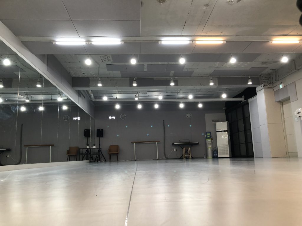 준' S 뮤지컬 스튜디오 연습실