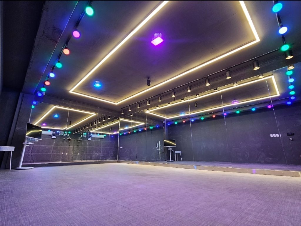 제이엔터연습실 합정YG점