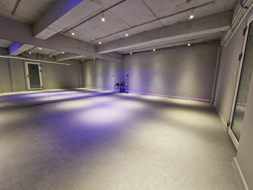 신촌연습실 콘스탄틴스튜디오 1호점 -  연습실