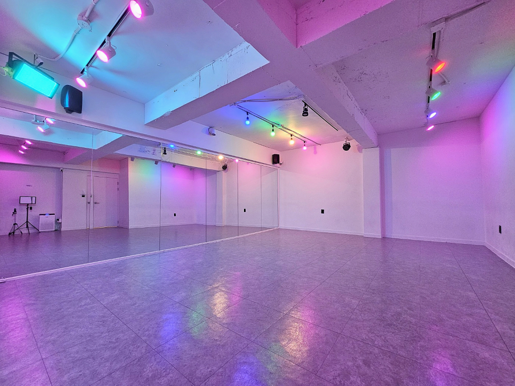 홍대 어필 연습실 1호점