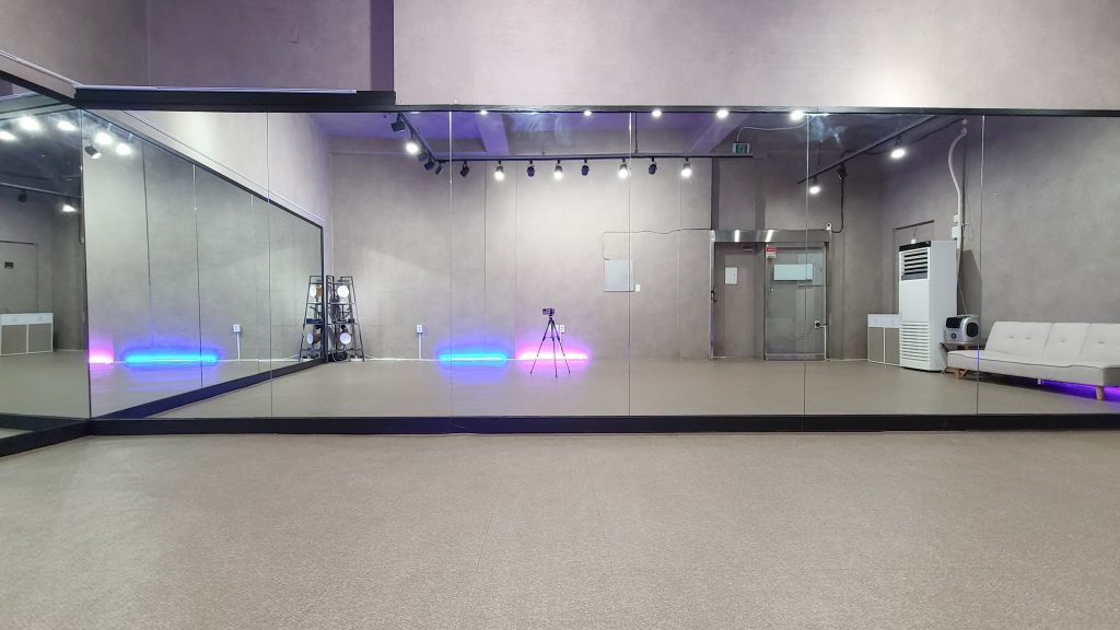 댄스연습실 로까