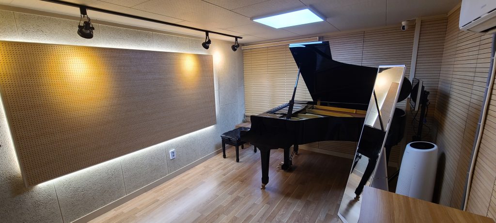 스튜디오엘 피아노 연습실