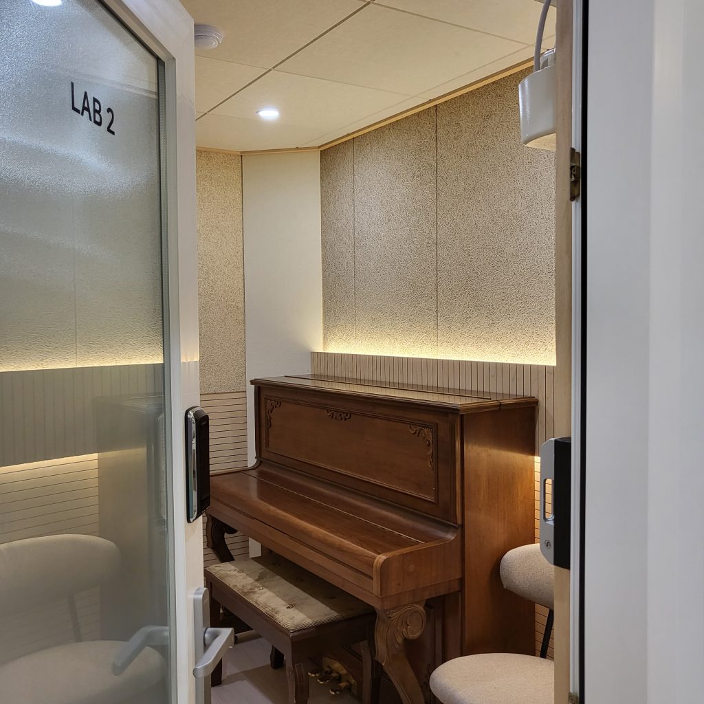 아트라운지르네