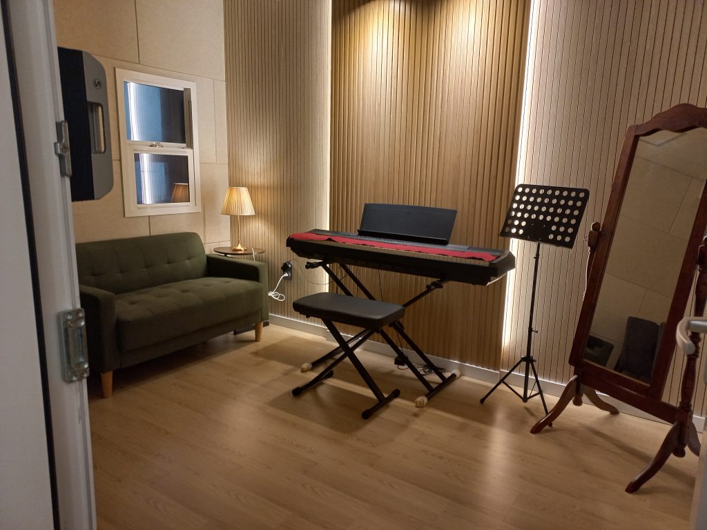 쿰스튜디오음악연습실 안양점 -  연습실