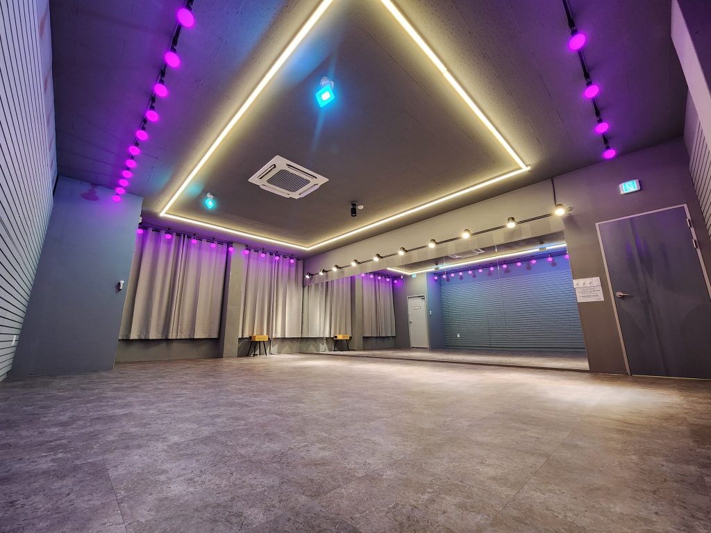 제이엔터스튜디오 신중동점