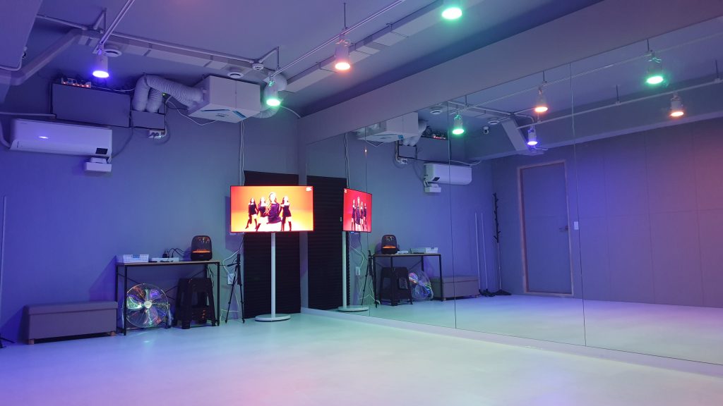 [매탄점] 모어댄그루브 댄스연습실 -  연습실